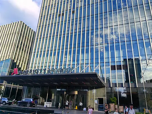 Vista frontal del Yiwu Marriott Hotel