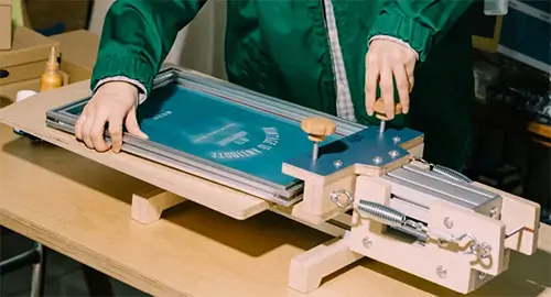 Make a screen plate.