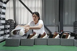 shoes packing