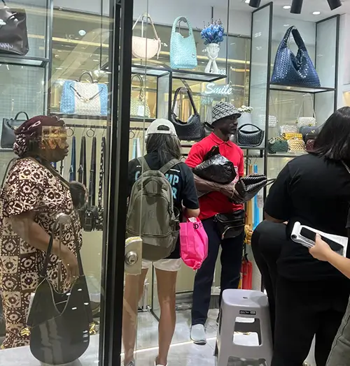 foreign buyers at baiyun leather city