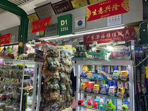 Chenghai toy booths in Yiwu market District 1